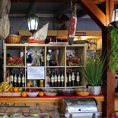 سكرادين Visovac Rooms And Breakfast المظهر الخارجي الصورة