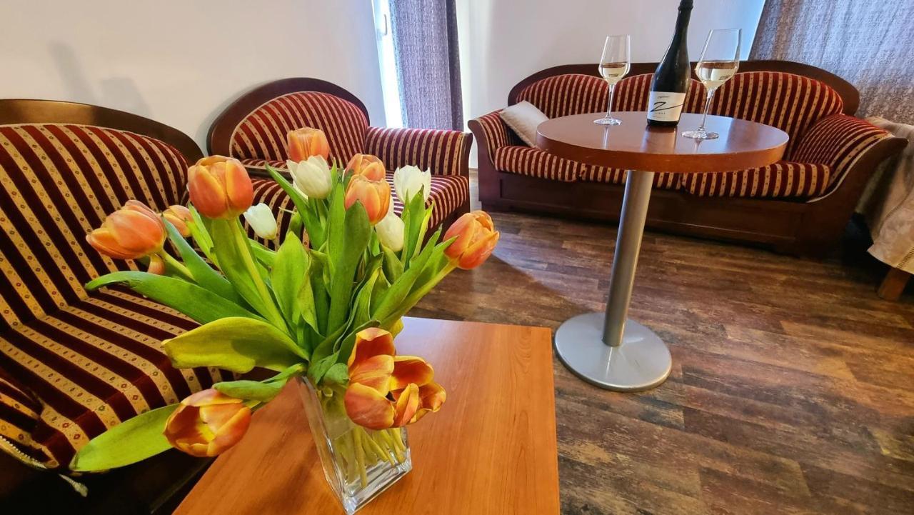 سكرادين Visovac Rooms And Breakfast المظهر الخارجي الصورة
