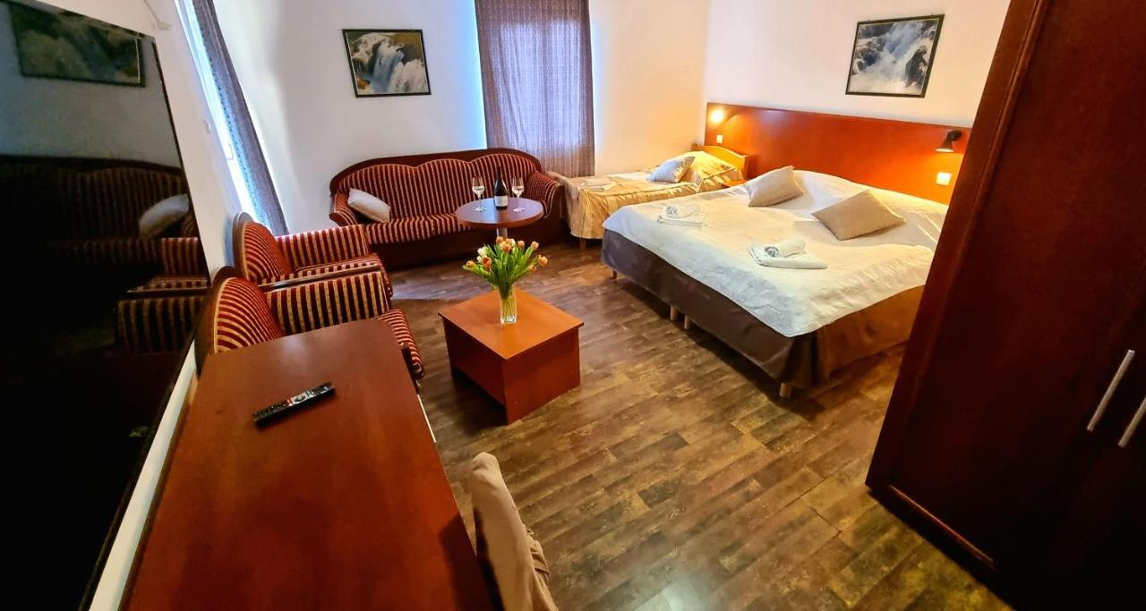 سكرادين Visovac Rooms And Breakfast المظهر الخارجي الصورة