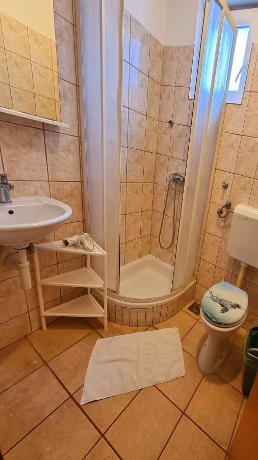 سكرادين Visovac Rooms And Breakfast المظهر الخارجي الصورة
