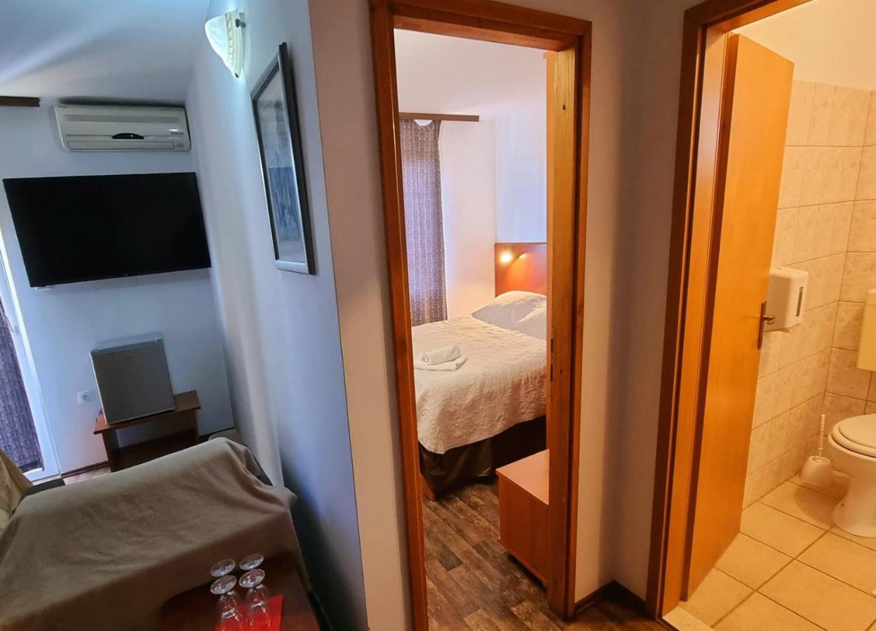سكرادين Visovac Rooms And Breakfast المظهر الخارجي الصورة
