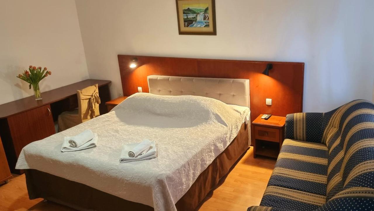 سكرادين Visovac Rooms And Breakfast المظهر الخارجي الصورة