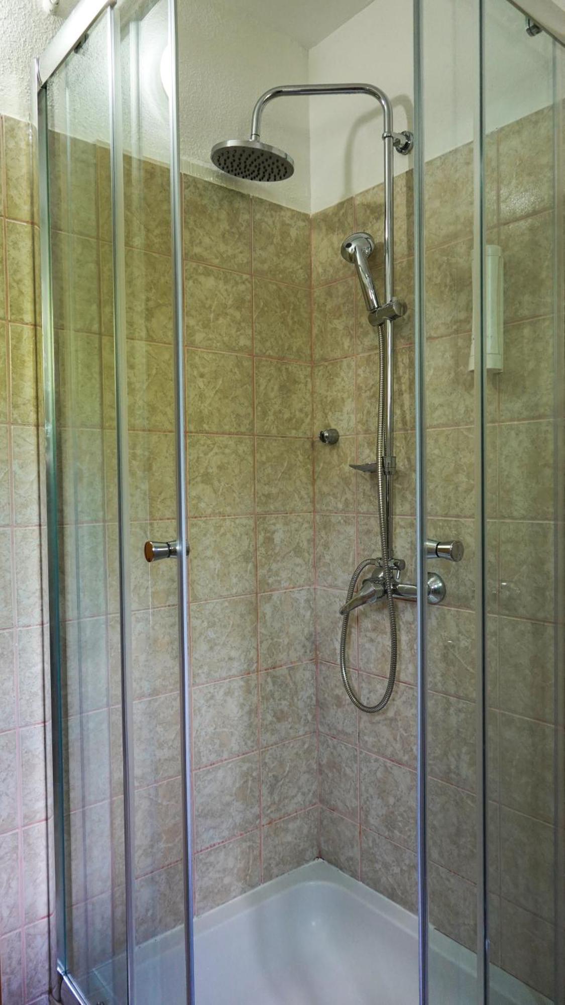 سكرادين Visovac Rooms And Breakfast المظهر الخارجي الصورة